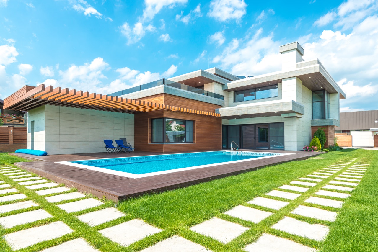 What is Considered a Medium-Sized Lawn?